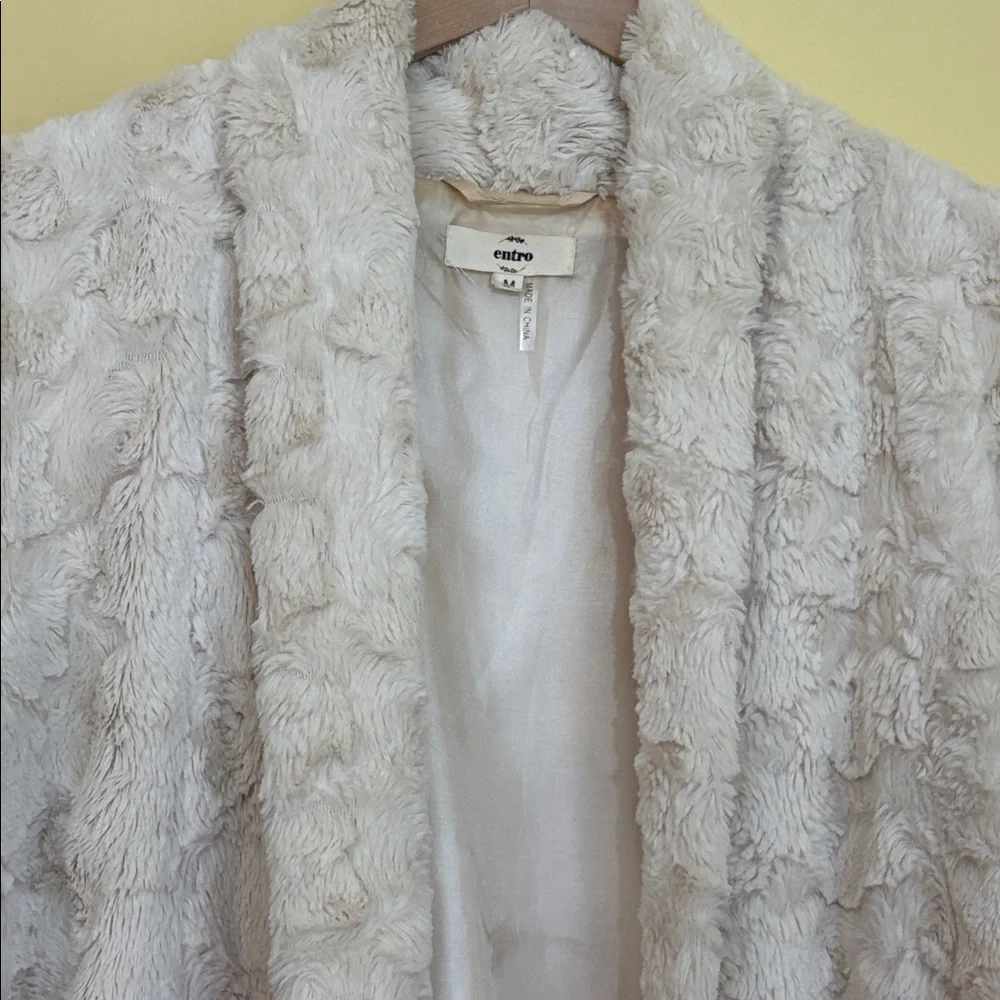 Entro | Cream Faux Teddy Textured Fur Open Front Pocket Rounded Hem Lined Vest M